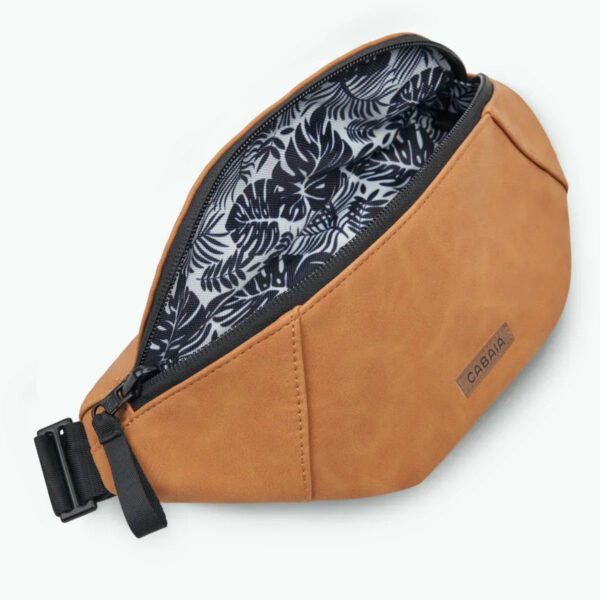 Moscow - Maxi Fanny Pack - Image 5