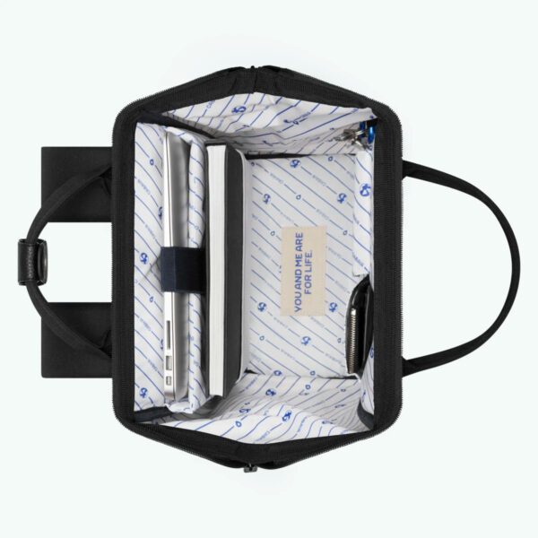 Adventurer Medium Berlin Backpack - Image 9