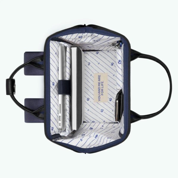 Adventurer Medium Dusseldorf Backpack - Image 9