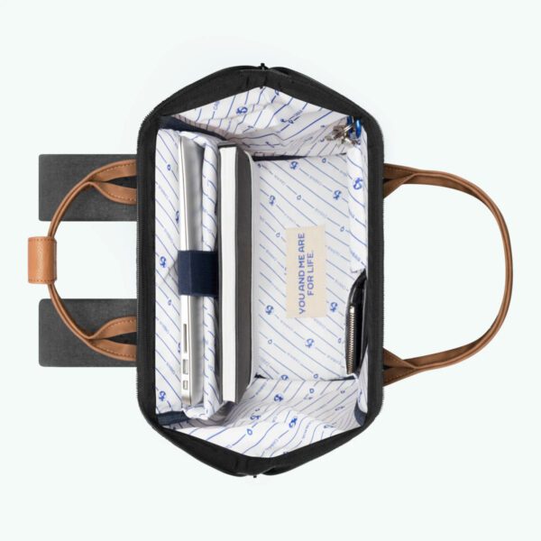Adventurer Medium London Backpack - Image 9