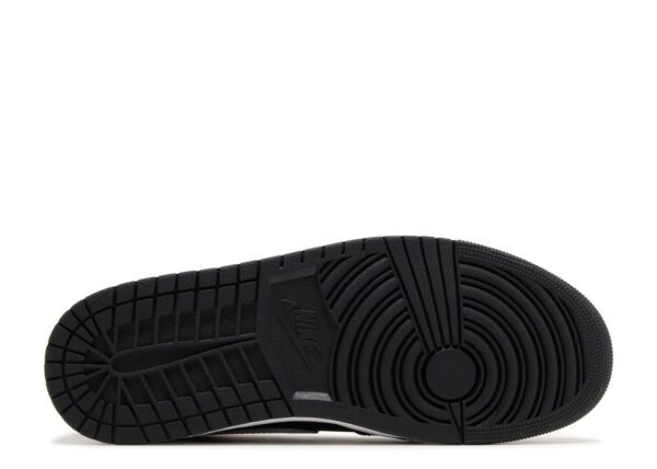 Air Jordan 1 Retro High OG Black White - Image 4