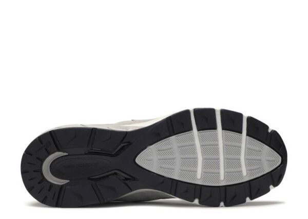 New Balance 990 v5 Grey - Image 4